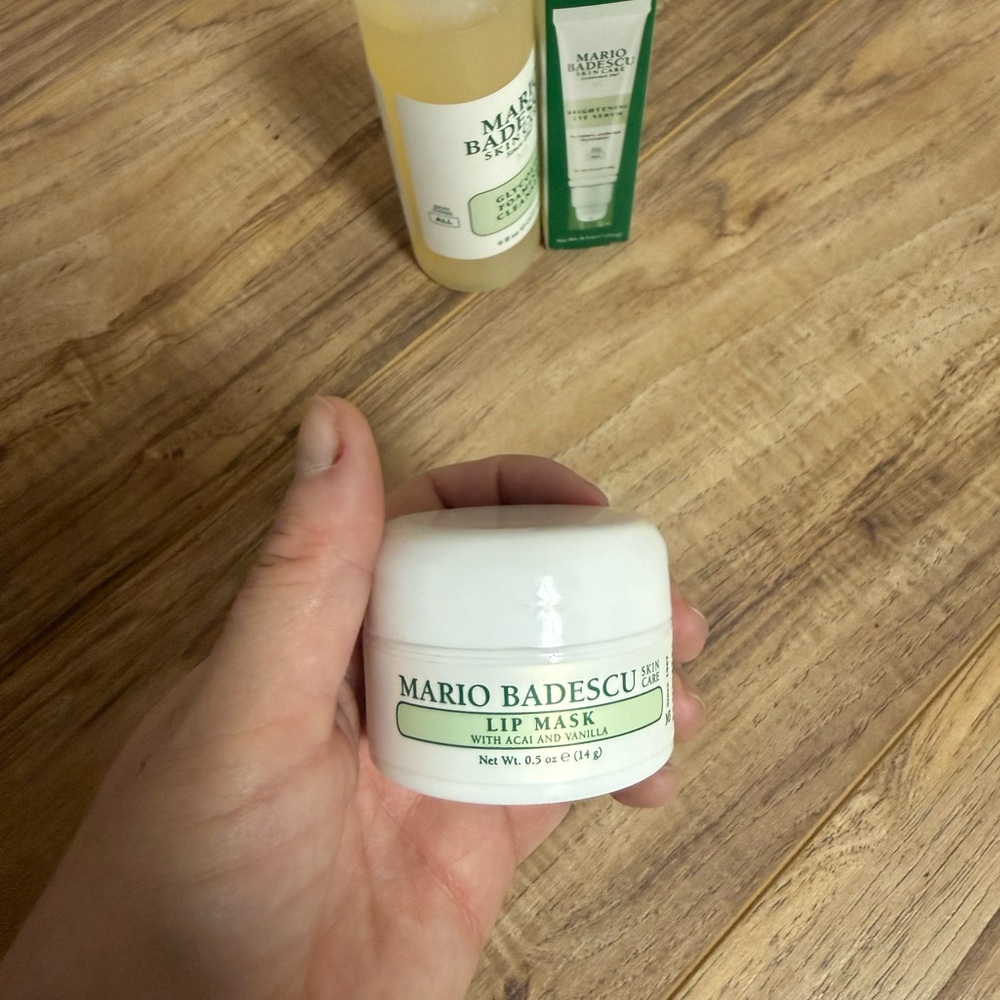 4 full size Mario Badescu's products and samples - Picture 4 of 13